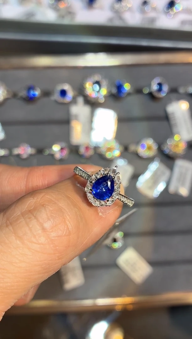 戒指蓝宝石18K金镶嵌【闪购】1.06ct/同步展会价/皇家蓝