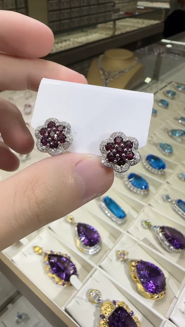 银S925镶嵌耳饰石榴石耳钉设计款