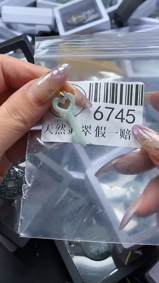 吊坠(不含链)未镶嵌翡翠6745