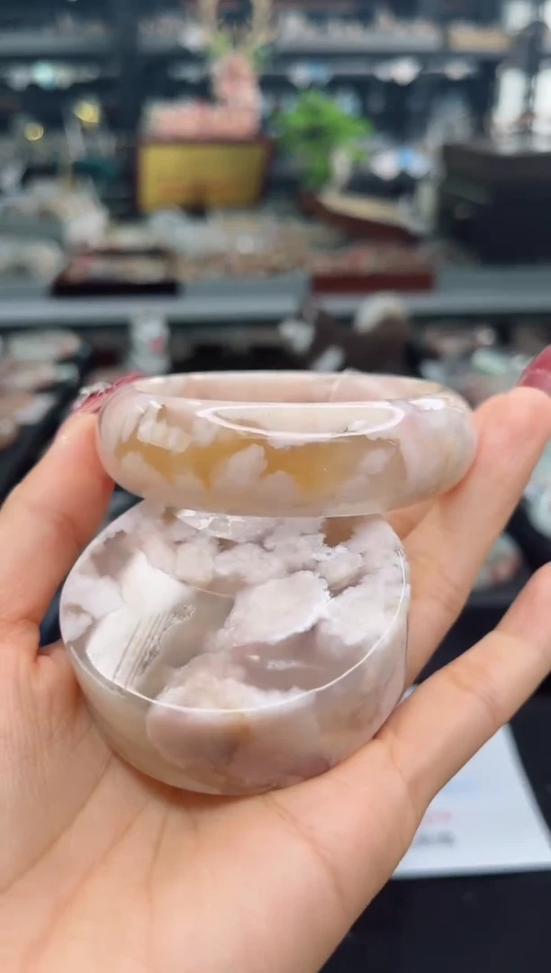 【闪购商品】石英质玉手镯未镶嵌59圈口（赠品镯心）1355040