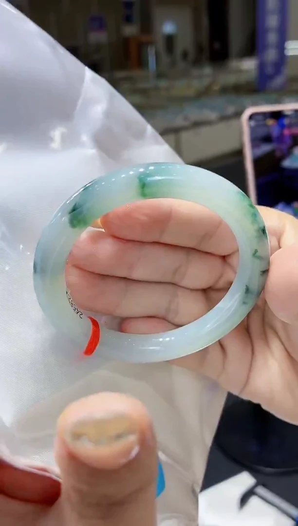 未镶嵌手镯翡翠翡翠手镯
