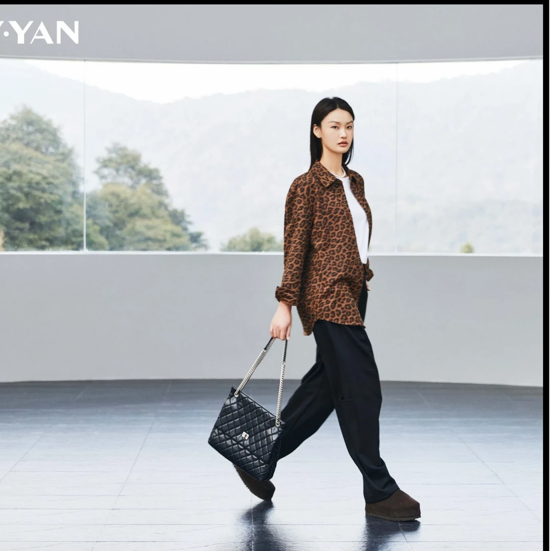 LIVELY.YAN俪妍春款豹纹衫