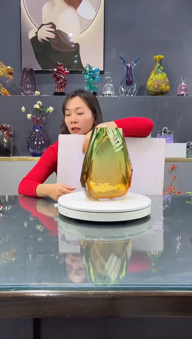 手工艺品琉璃    水晶琉璃花瓶1个微瑕