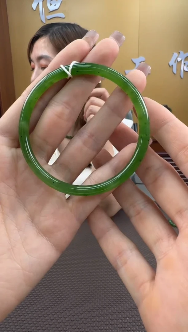 【闪购商品】和田玉手镯未镶嵌59