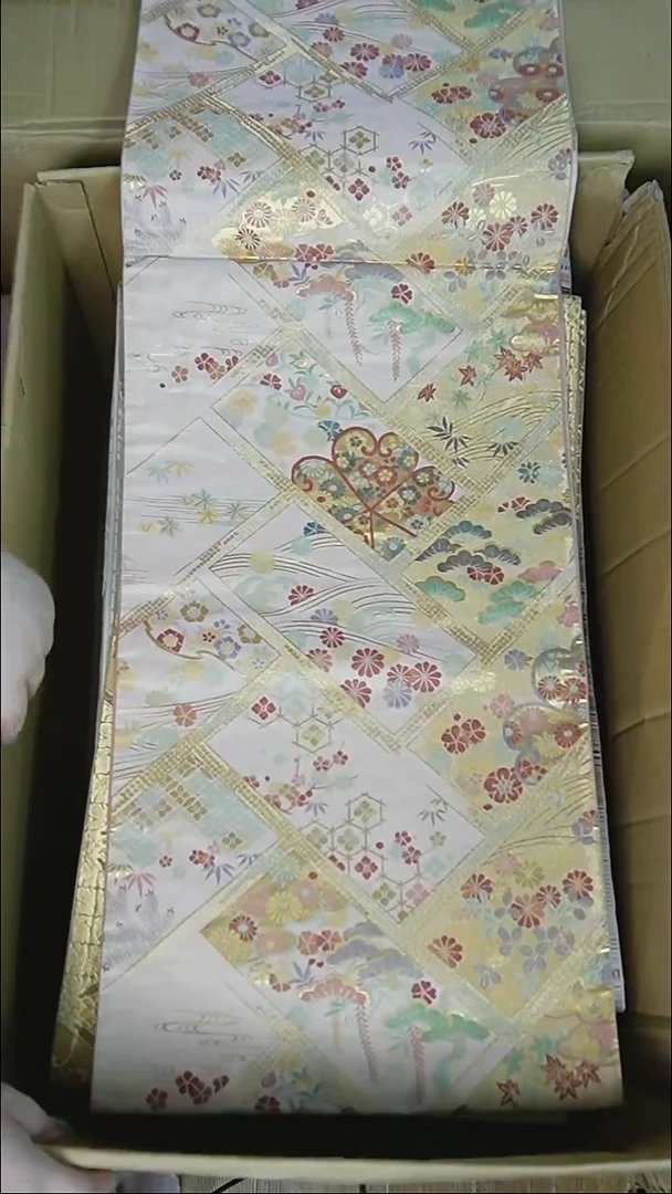 织绣8六通缀织花卉