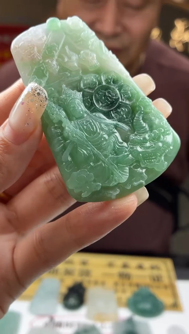 未镶嵌定制翡翠君*SBJ0051