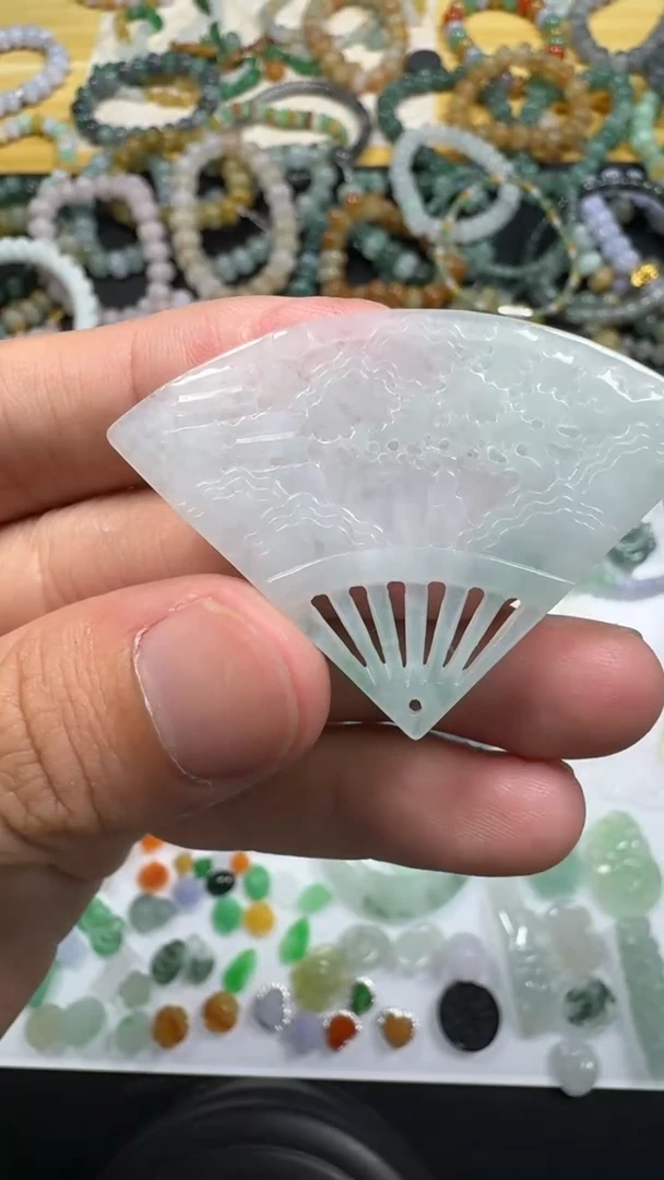 翡翠未镶嵌颈饰【闪购商品】 天然翡翠