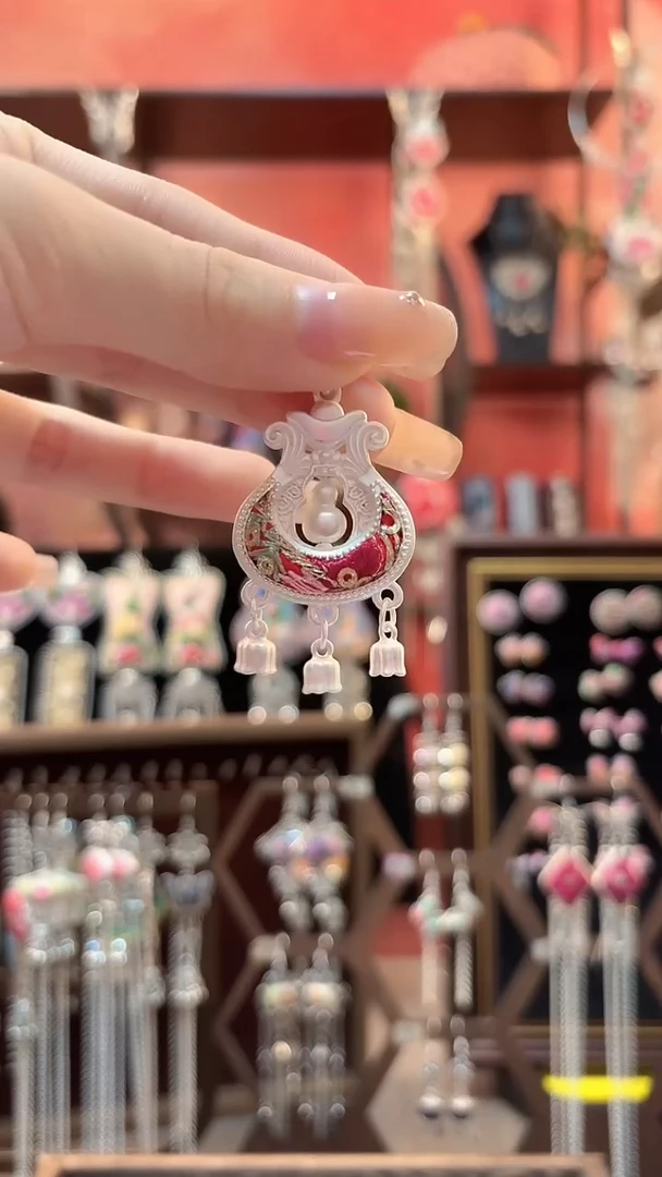 织绣 云织谣民族风精美饰品   438