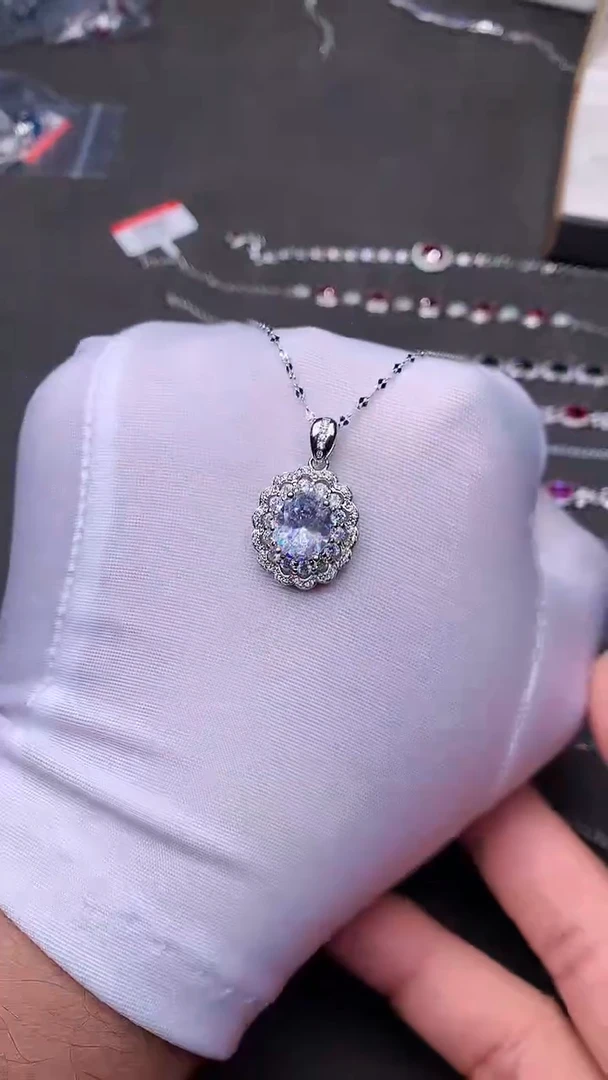 【闪购商品】彩色蓝宝石颈饰银S925镶嵌.......