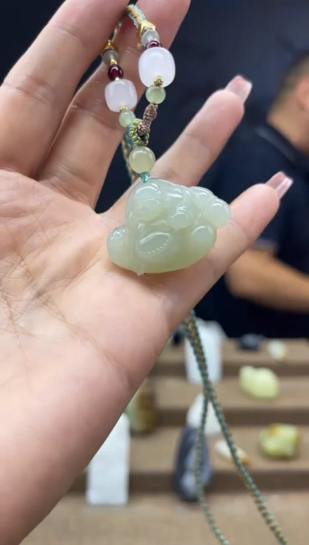颈饰未镶嵌和田玉1