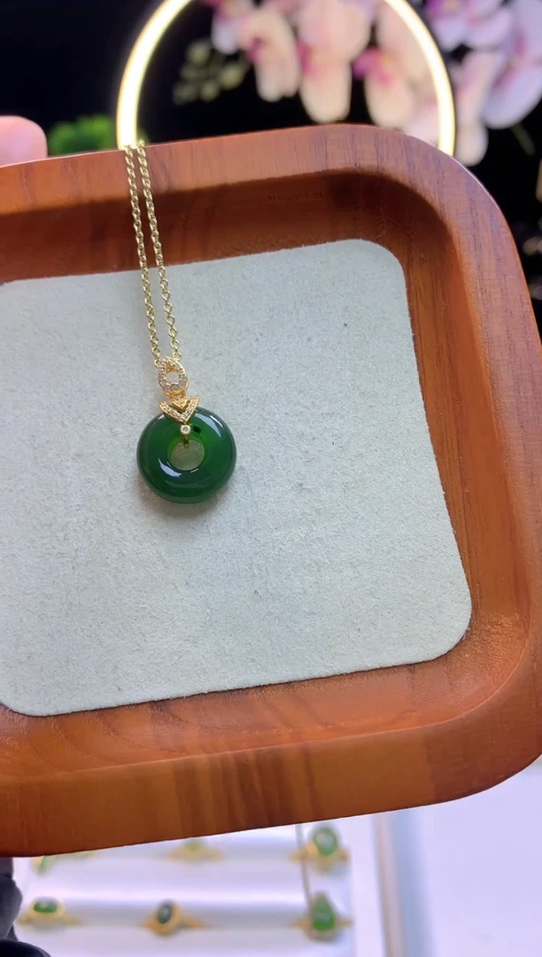 【闪购商品】和田玉吊坠银S925镀金镶嵌公主扣