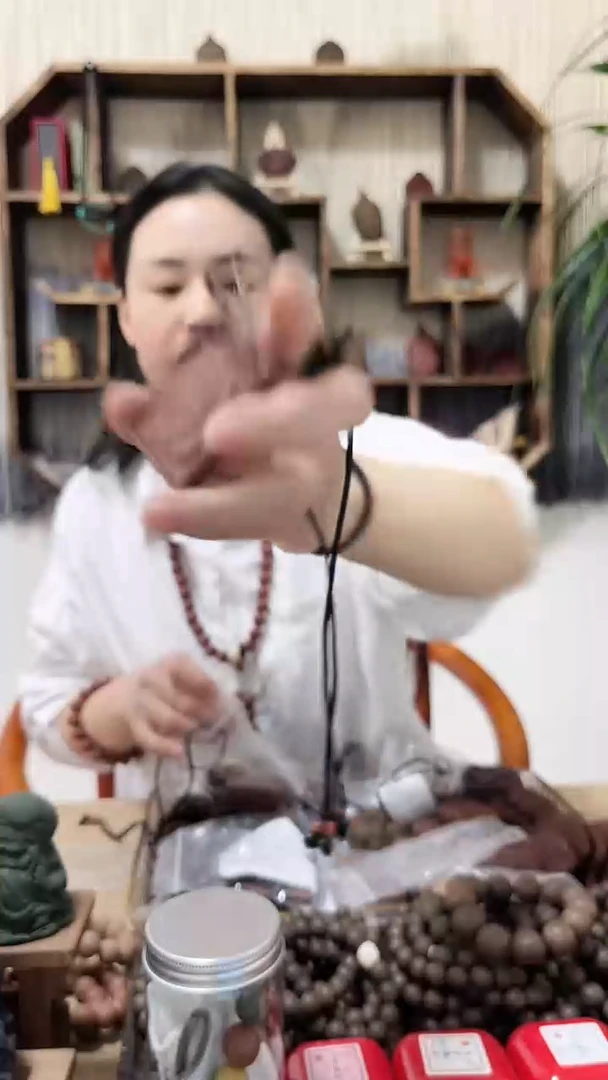 【闪购商品】泥塑红麝香方弥勒牌