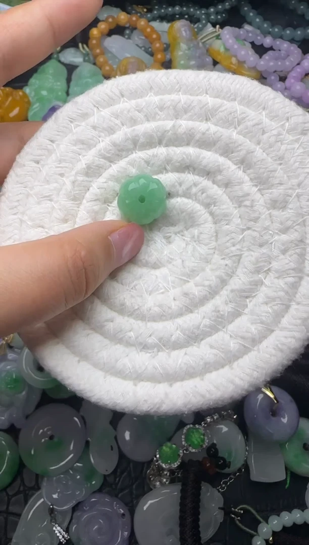 颈饰未镶嵌翡翠缅甸翡翠吊坠