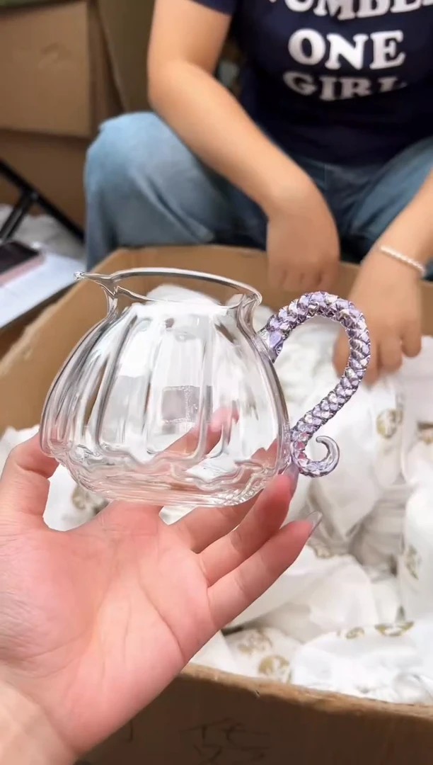 禾墨清莲浅紫色