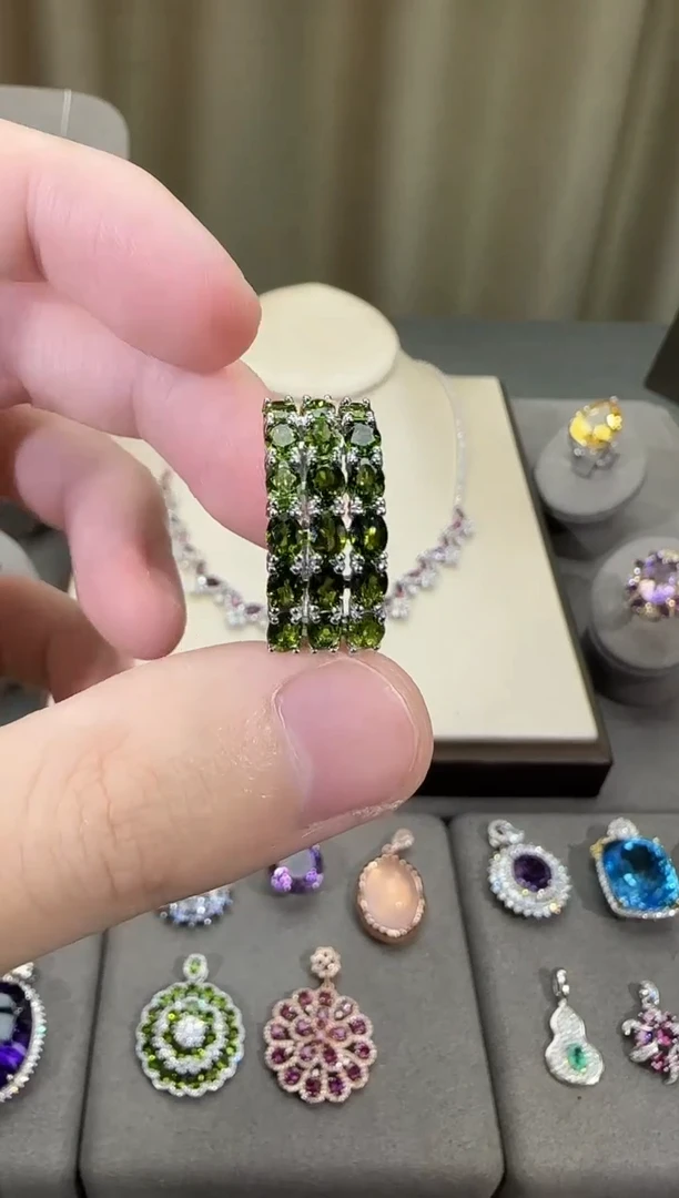 银S925镶嵌透辉石戒指10mm戒指排戒款