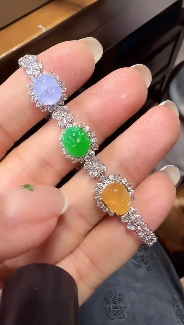 18K金镶嵌手链翡翠貔貅