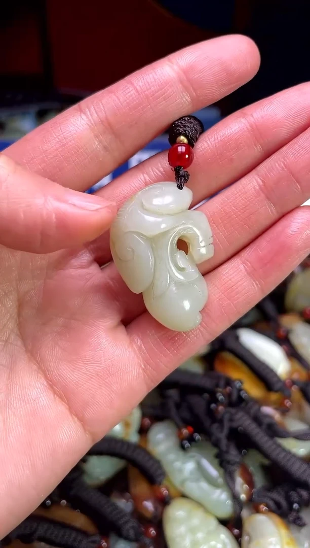 【闪购商品】和田玉颈饰未镶嵌1