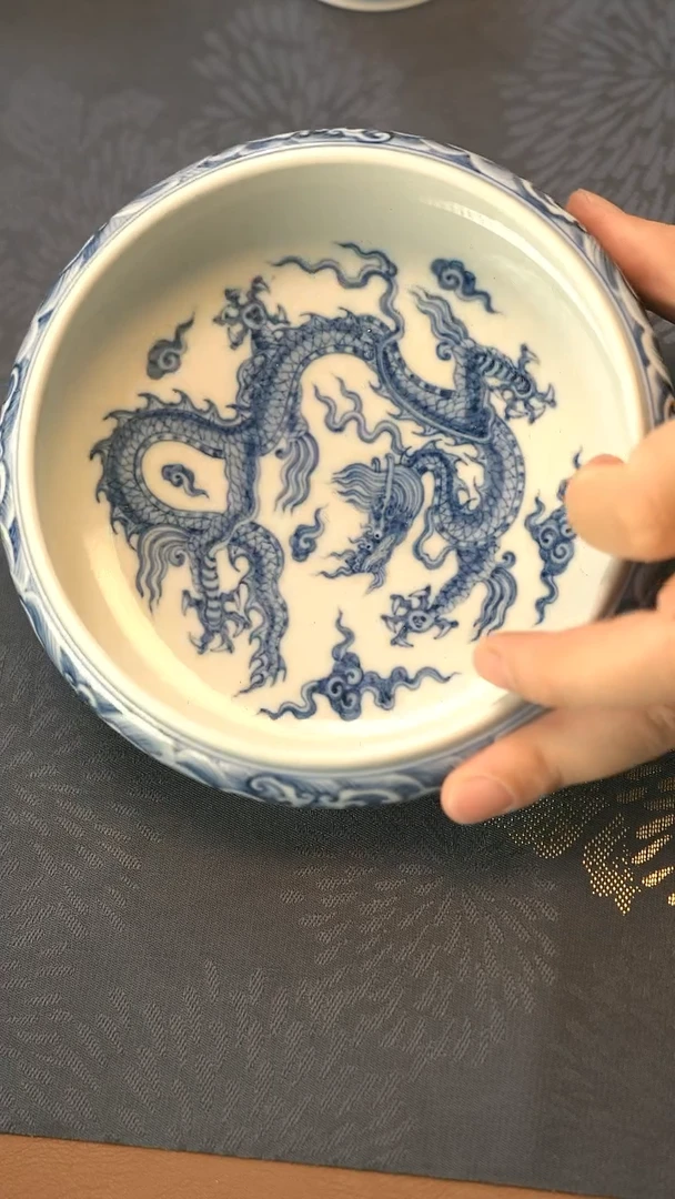 陶仿明青花江崖海水龙纹水洗