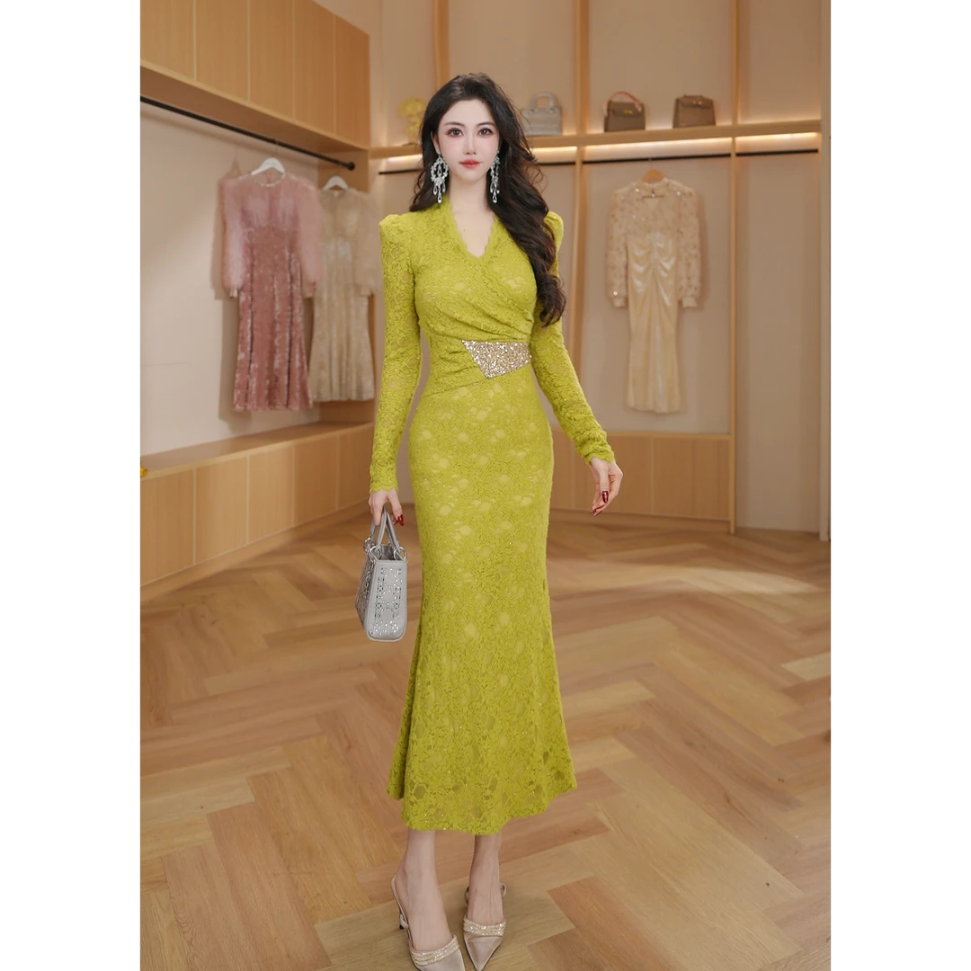 琼仪原创『春意满园』法式气质复古V领蕾丝长袖修身鱼尾连衣裙83034