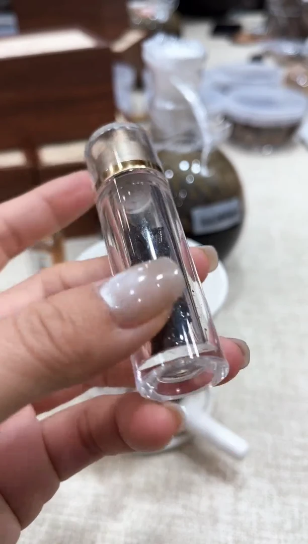 【闪购商品】海南尖峰岭精YO.U膏2克，，，，香粉