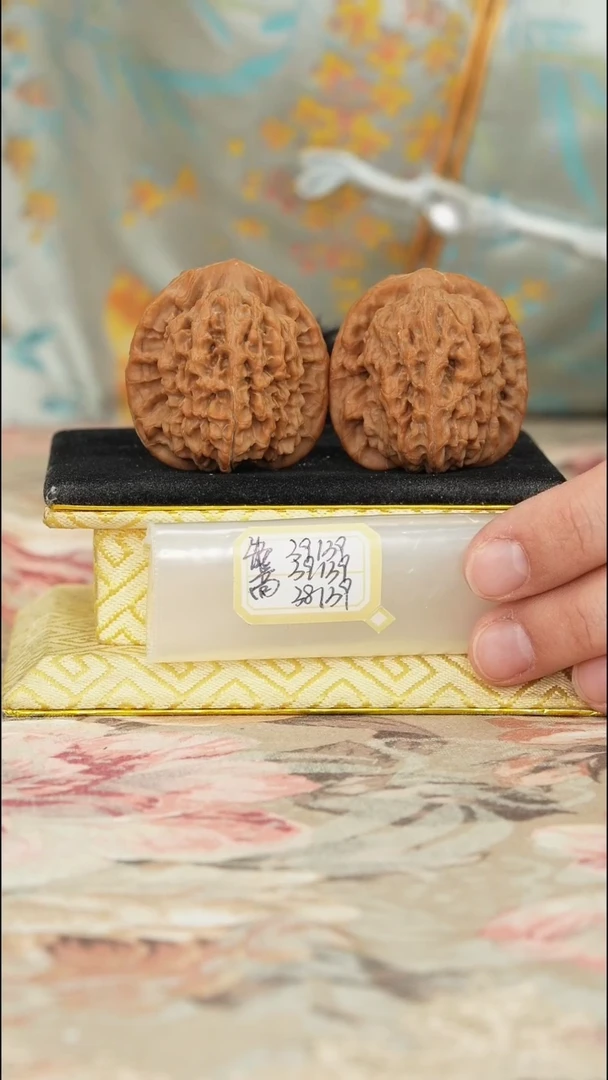 【闪购商品】文玩核桃把件非嫁接马老四