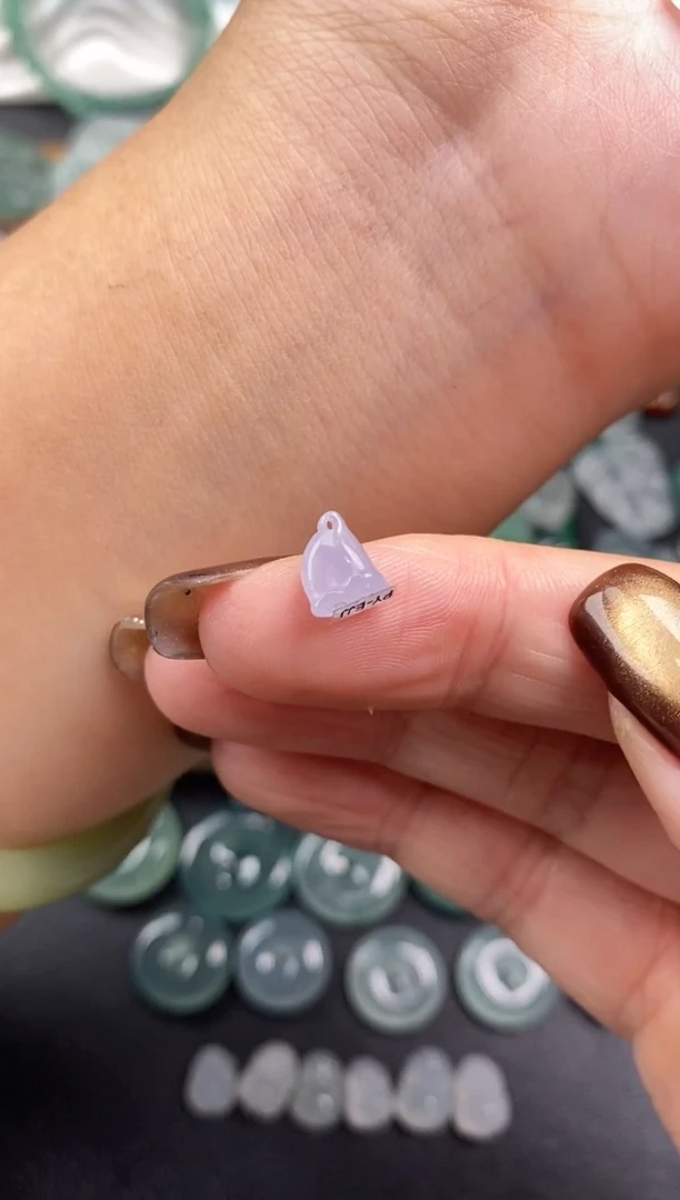 颈饰未镶嵌翡翠莲蓬