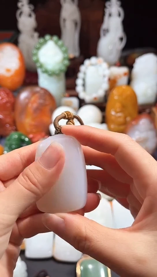 未镶嵌和田玉挂件精品