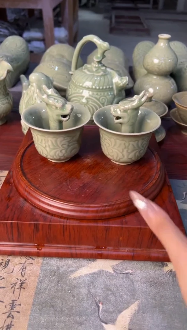 微瑕耀州窑龙头公平杯一对