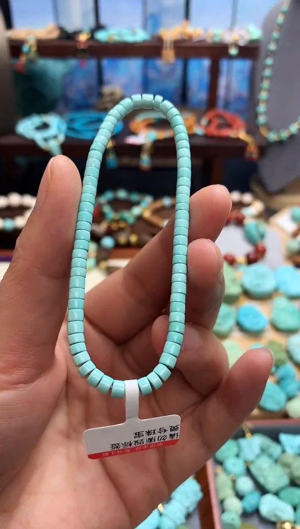 18K金镶嵌绿松石手链小**?直切手串