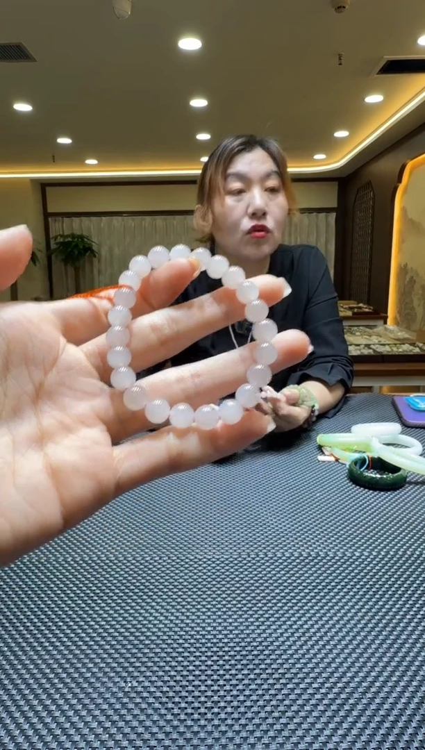 颈饰未镶嵌和田玉手串7-8