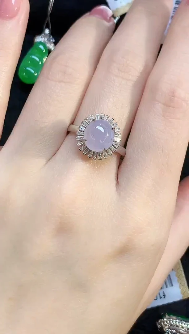 18K金镶嵌戒指翡翠多样性发其一