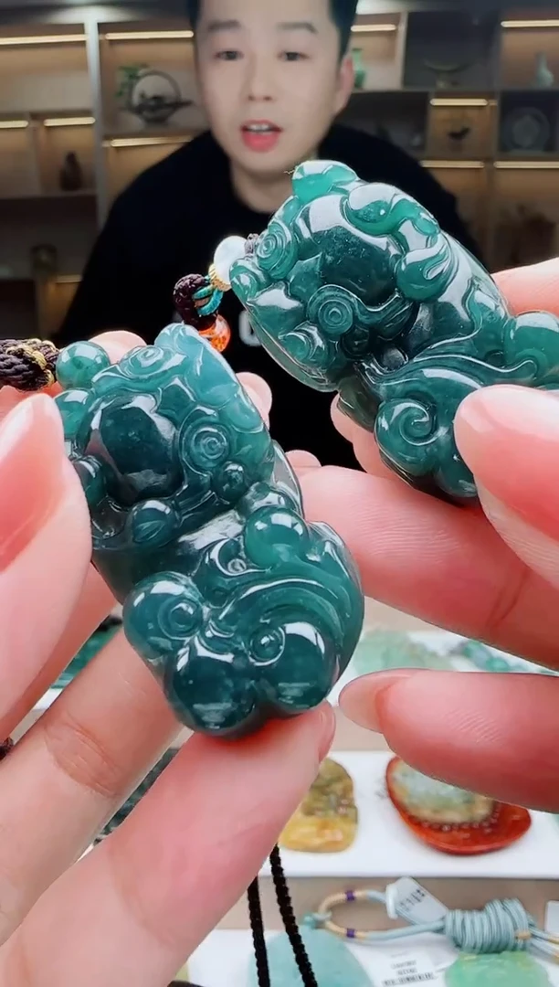 颈饰未镶嵌翡翠多样性发其一 貔貅