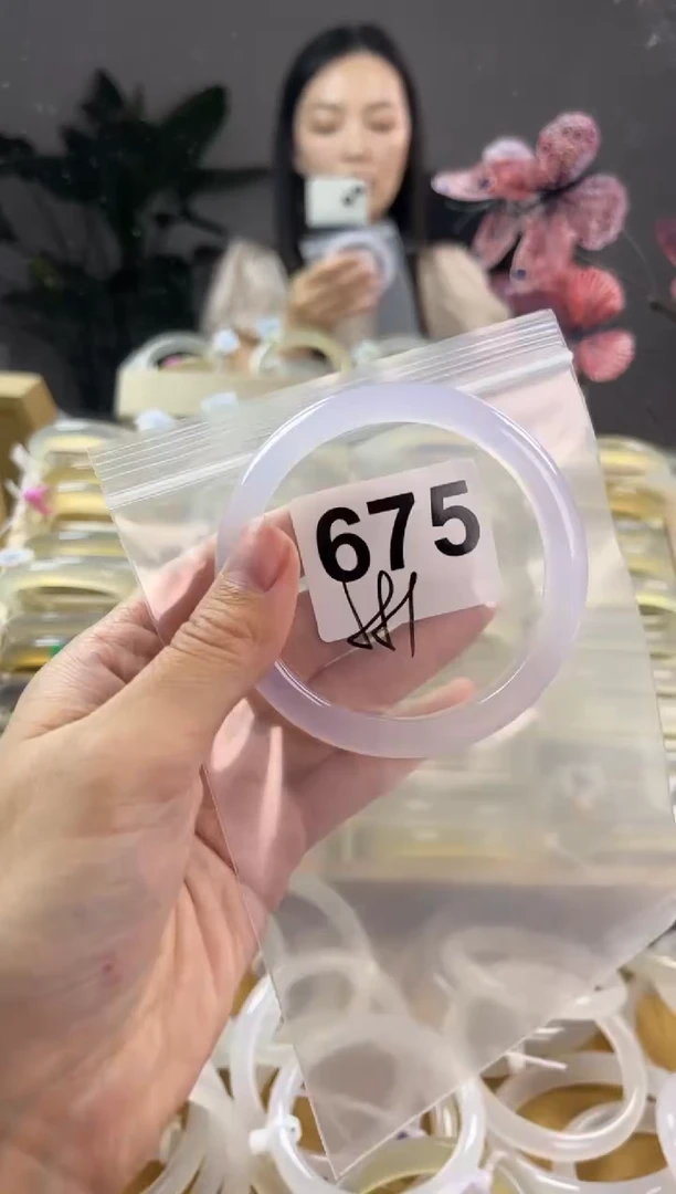 玛瑙/玉髓手镯未镶嵌675
