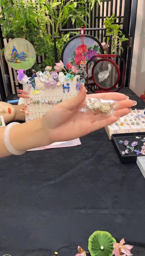 织绣沐**槿非遗苏绣手工饰品