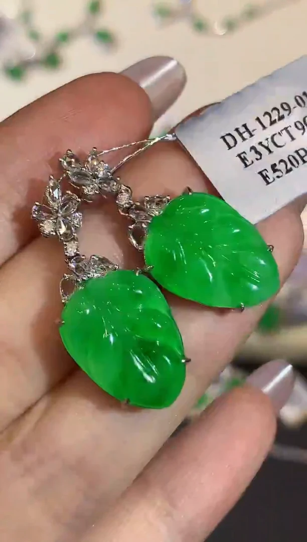 18K金镶嵌翡翠耳饰LSR多样性发其一