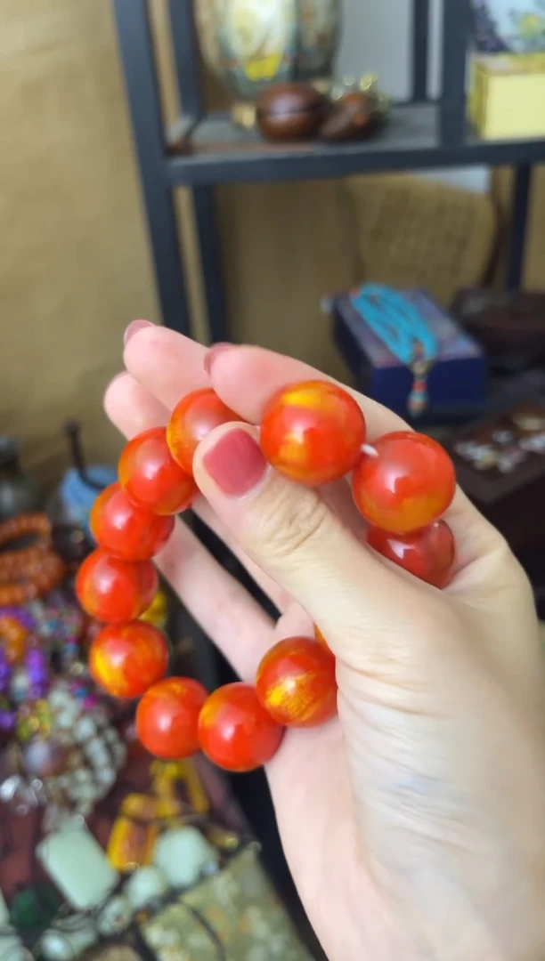 香榧木--- -月月月----雪融木