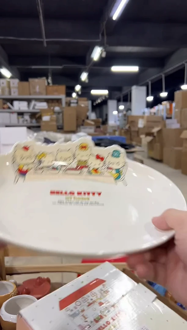 瓷片原盒kt猫一家人餐盘