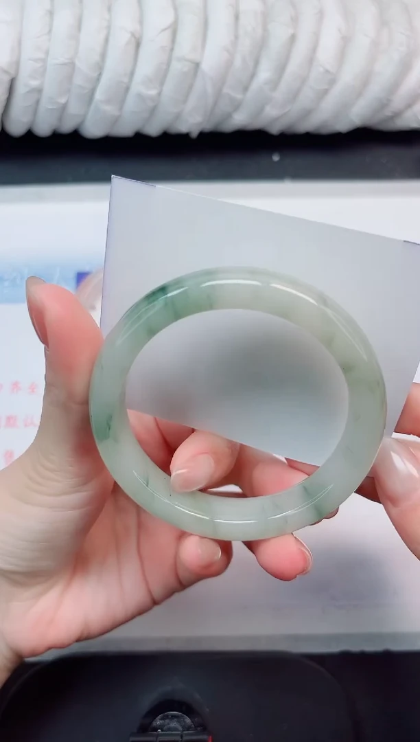 【闪购商品】石英质玉手镯未镶嵌55#56.3