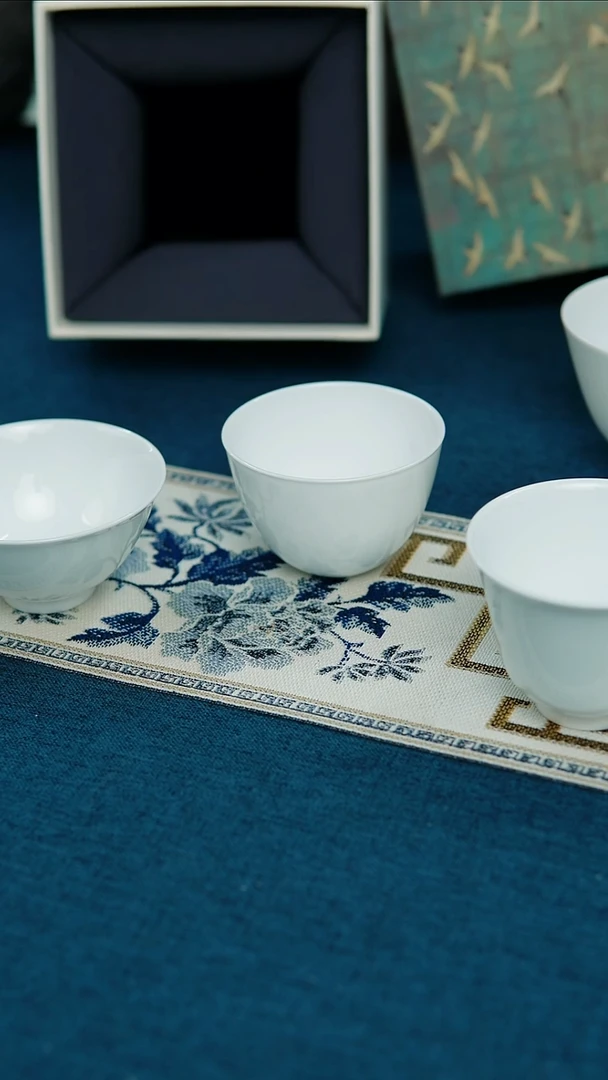 【闪购商品】白瓷润泉杯加卧足杯