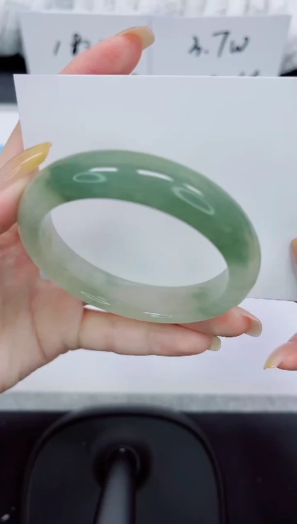 石英质玉手镯未镶嵌325