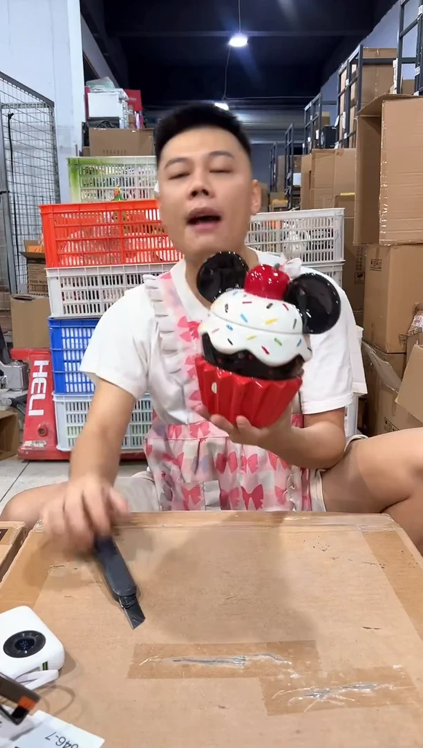 瓷片大号米奇纸盒蛋糕带盖罐
