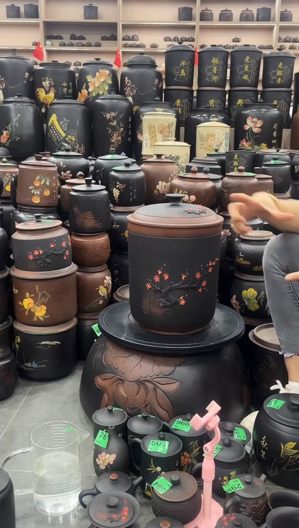 罐瑕疵茶叶罐   九饼红梅   734
