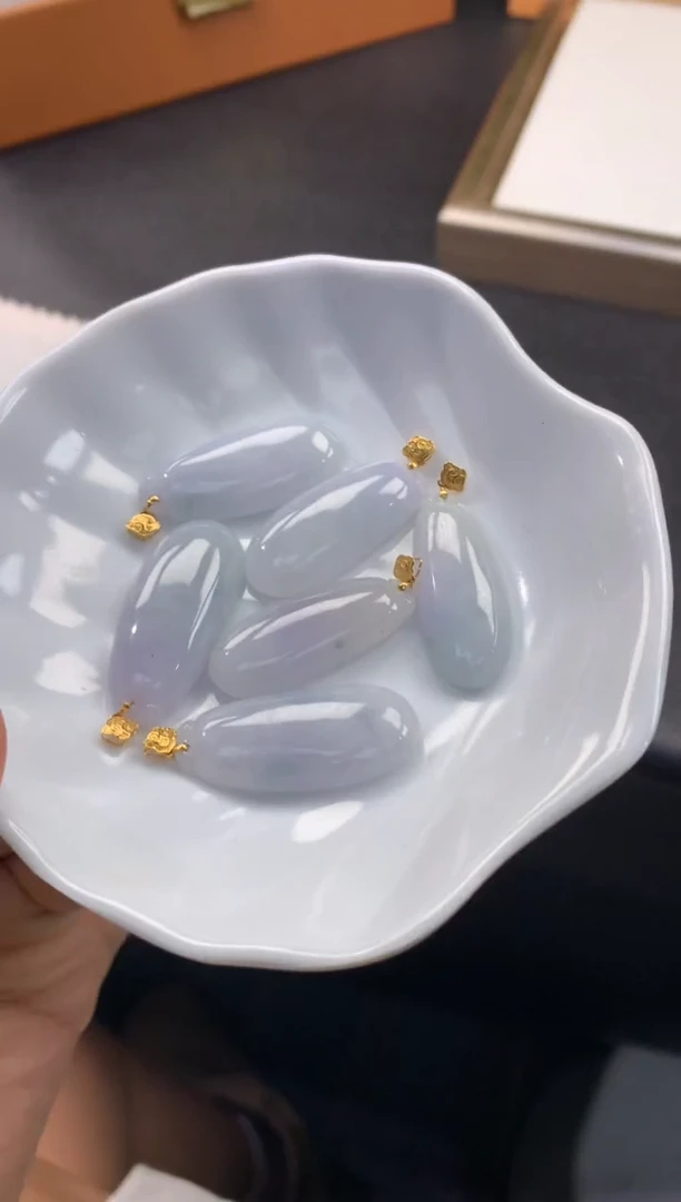 颈饰18K金镶嵌翡翠FA83 翡翠福瓜 多样性发其一赠银链