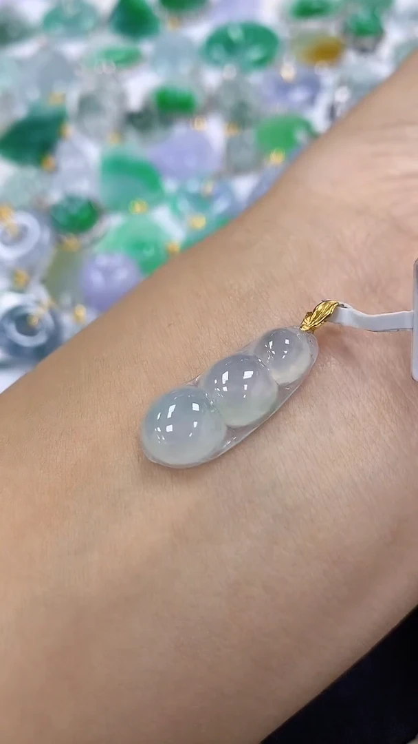 颈饰18K金镶嵌翡翠a货假一赔三支持复检百元上9元证书费自理