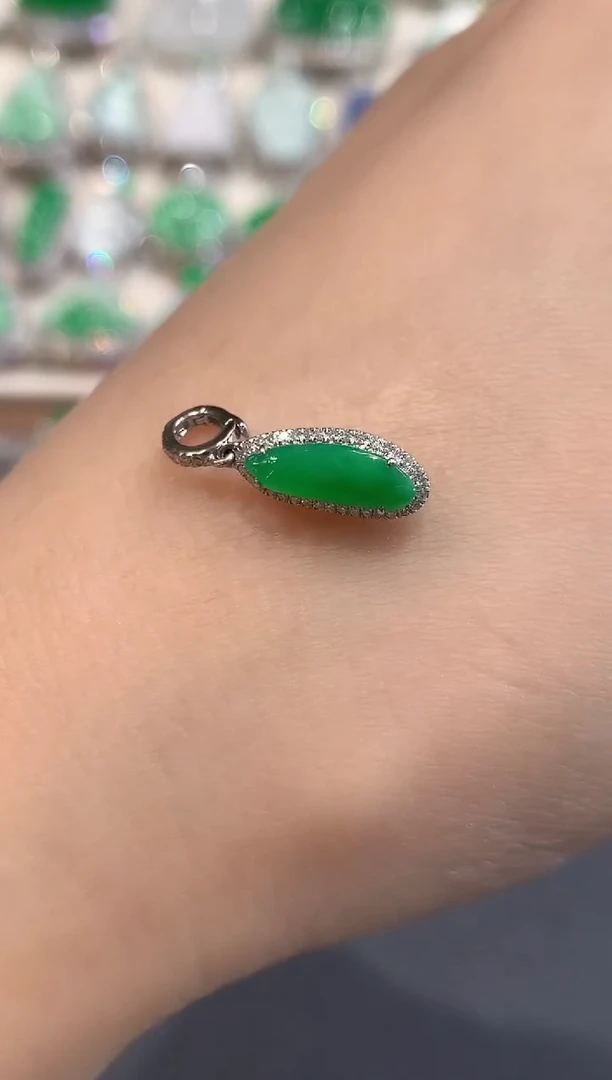 吊坠(不含链)18K金镶嵌翡翠a17