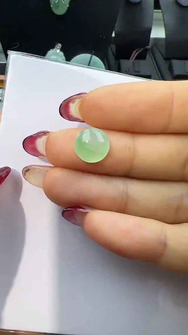 【闪购商品】翡翠颈饰未镶嵌蛋面