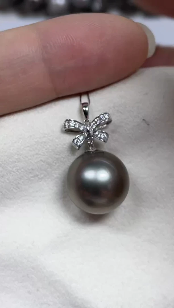 18K金镶嵌吊坠(不含链)海水珍珠13.9mm