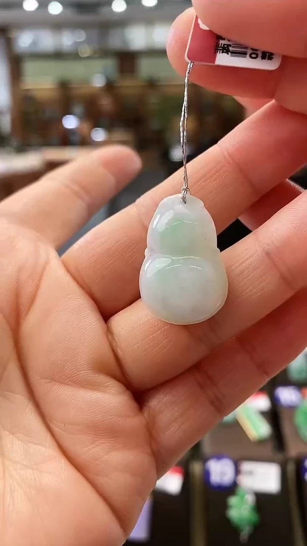【闪购商品】翡翠颈饰未镶嵌葫芦