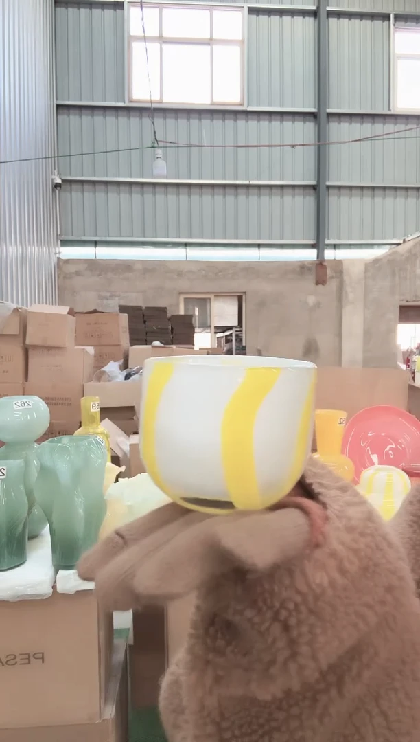 245直播玻璃花瓶