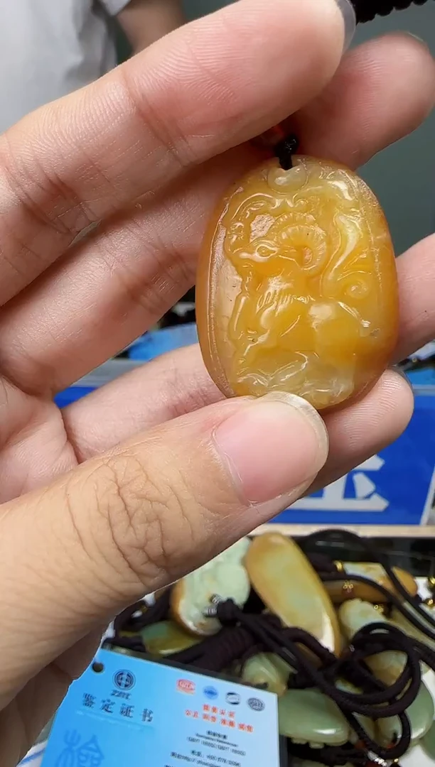 和田玉未镶嵌颈饰1